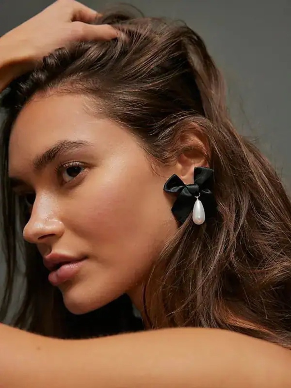 5/$15 🩷 MUST BUNDLE Petit Moments Bow Drop Pearl Earrings In Black